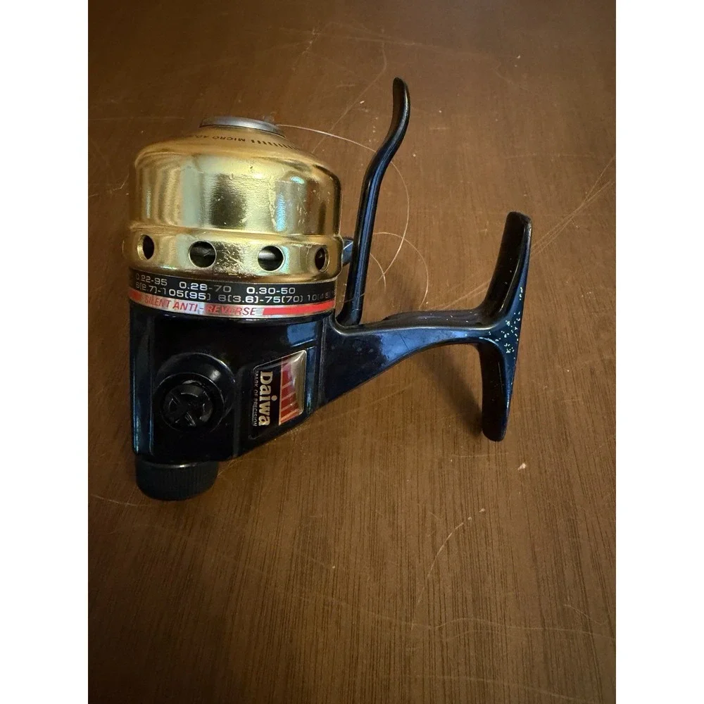 Vintage Daiwa US-80XA Spincast Fishing Reel - Gold & Black Micro Adjustable Drag
